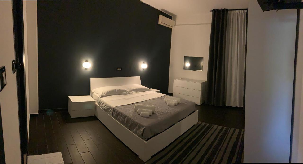 Hotel Neyra Beach Римини Екстериор снимка