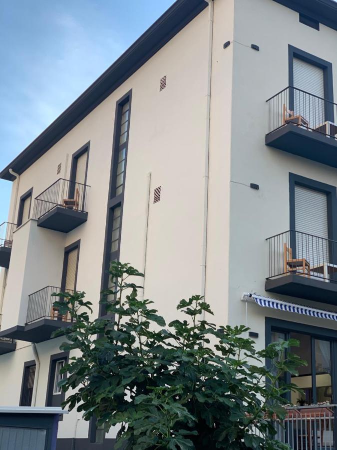 Hotel Neyra Beach Римини Екстериор снимка