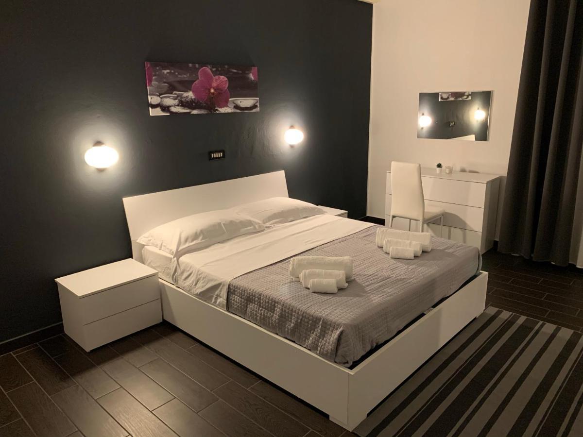 Hotel Neyra Beach Римини Екстериор снимка