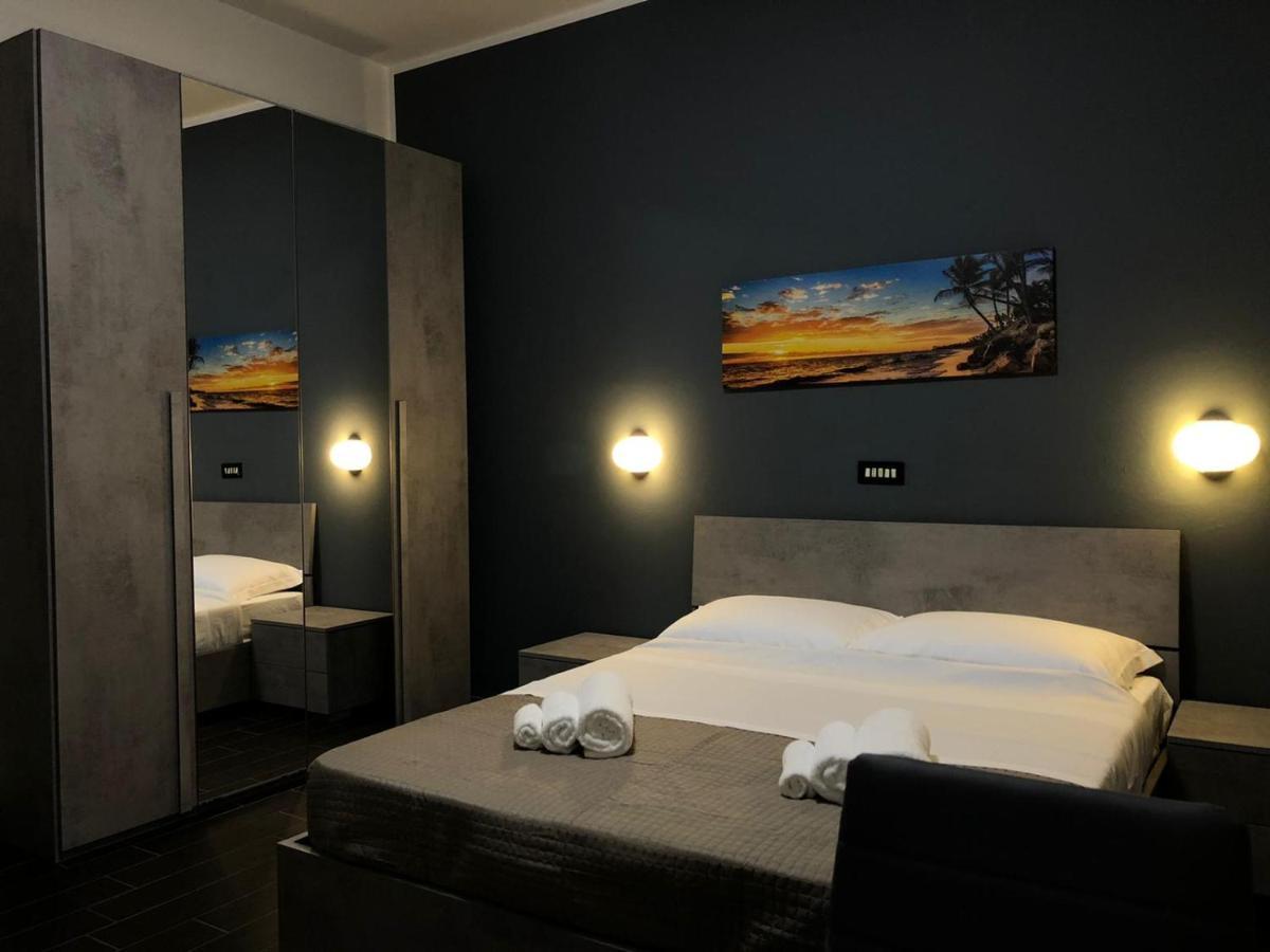 Hotel Neyra Beach Римини Екстериор снимка