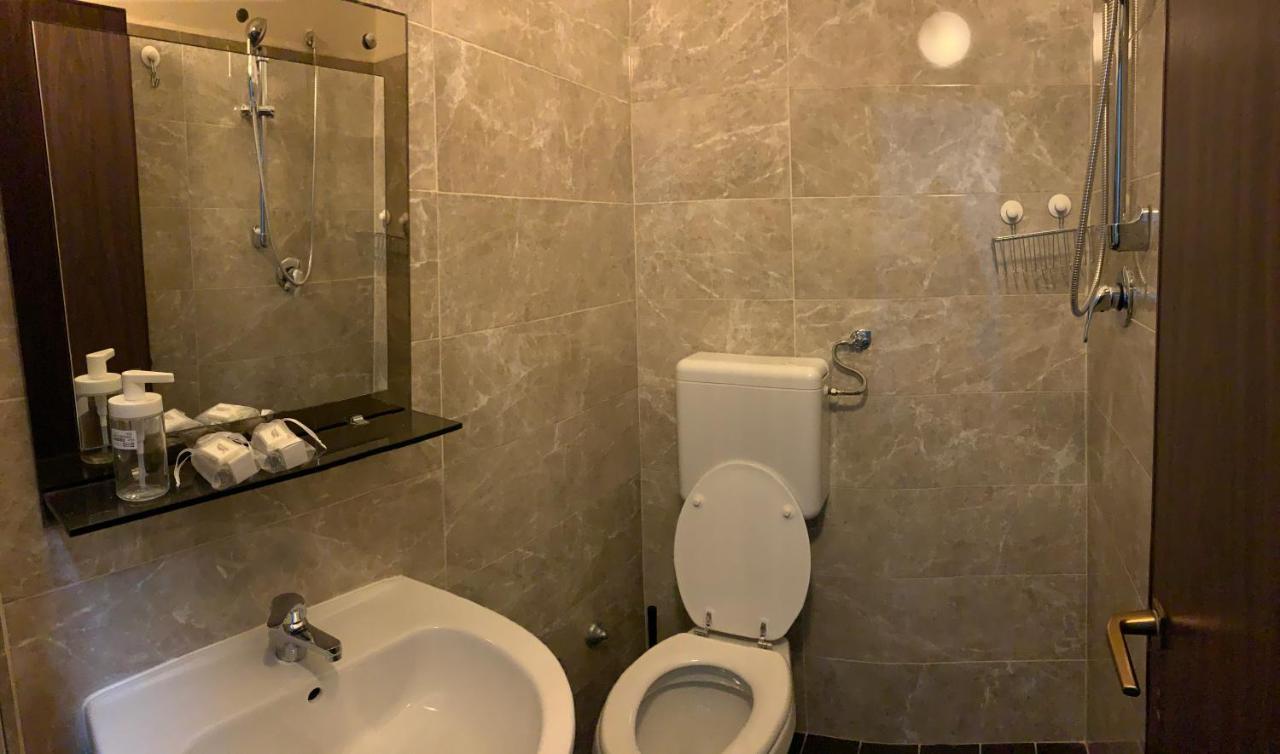 Hotel Neyra Beach Римини Екстериор снимка