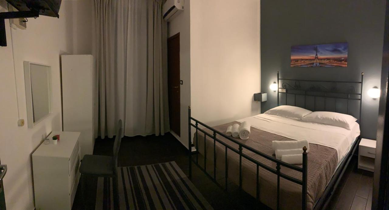 Hotel Neyra Beach Римини Екстериор снимка