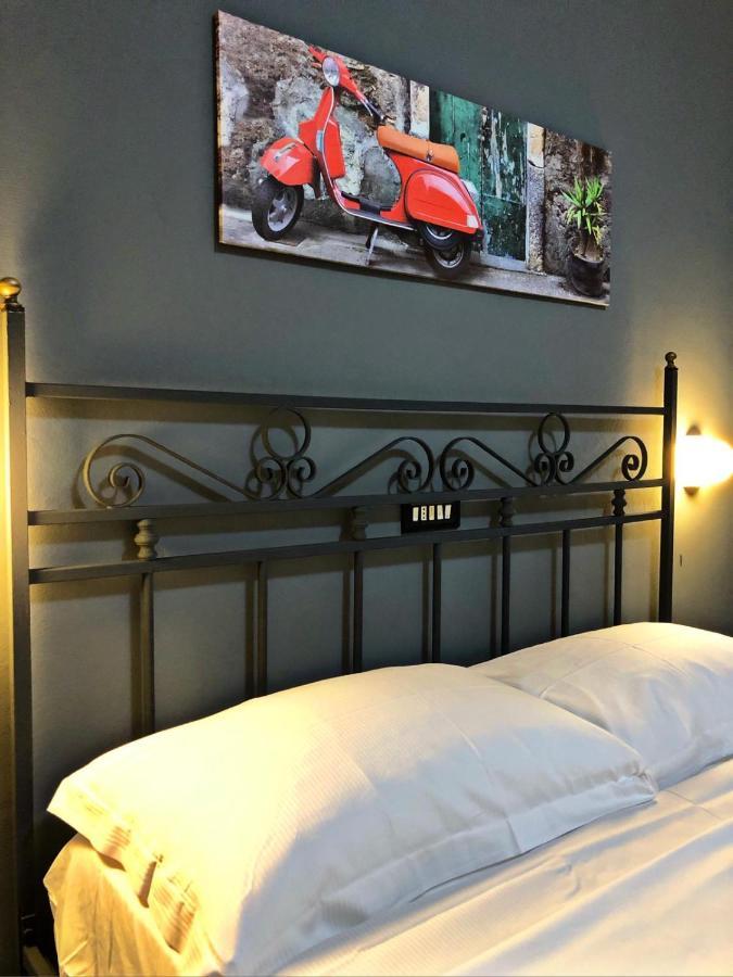 Hotel Neyra Beach Римини Екстериор снимка