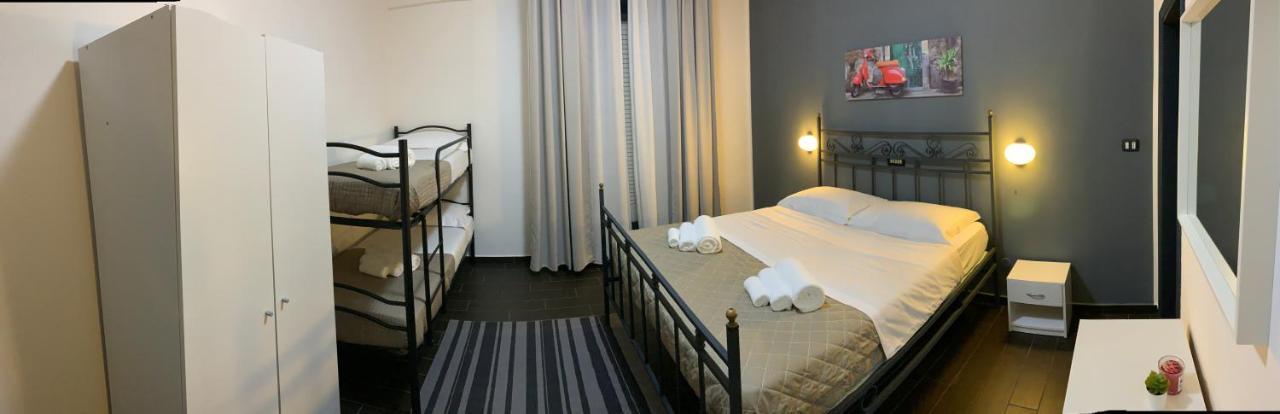 Hotel Neyra Beach Римини Екстериор снимка