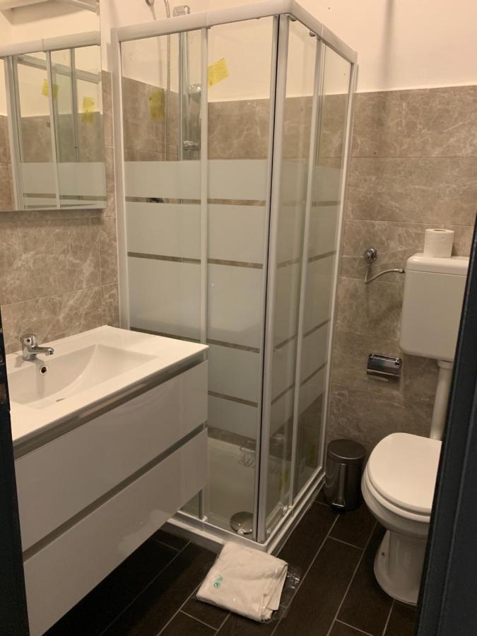Hotel Neyra Beach Римини Екстериор снимка